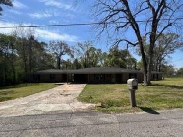 675 Wilson Boulevard, Axis, AL 36505