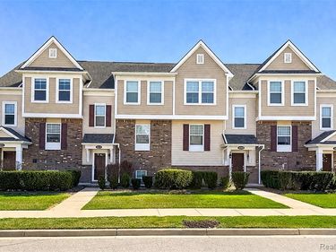 3211 Johanna Ware, Wixom, MI 48393