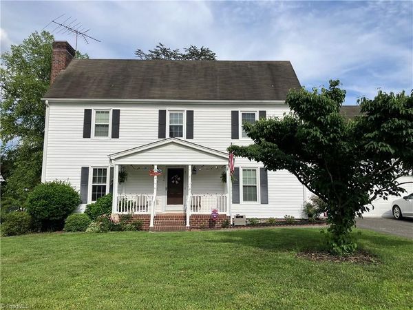 1694 Woodbury Lane , Mount Airy, NC 27030