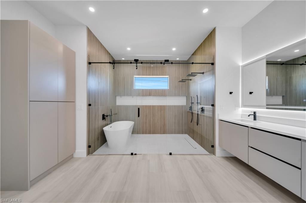 1003 Embers Pkwy W, Cape Coral, FL 33993 Photo