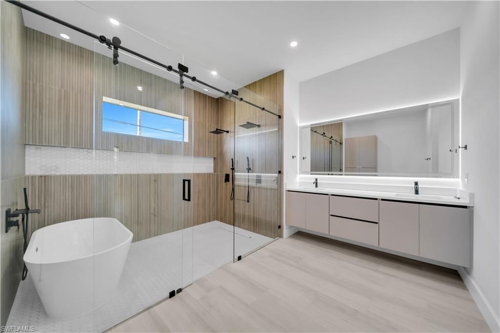 1003 Embers Pkwy W, Cape Coral, FL 33993 Photo