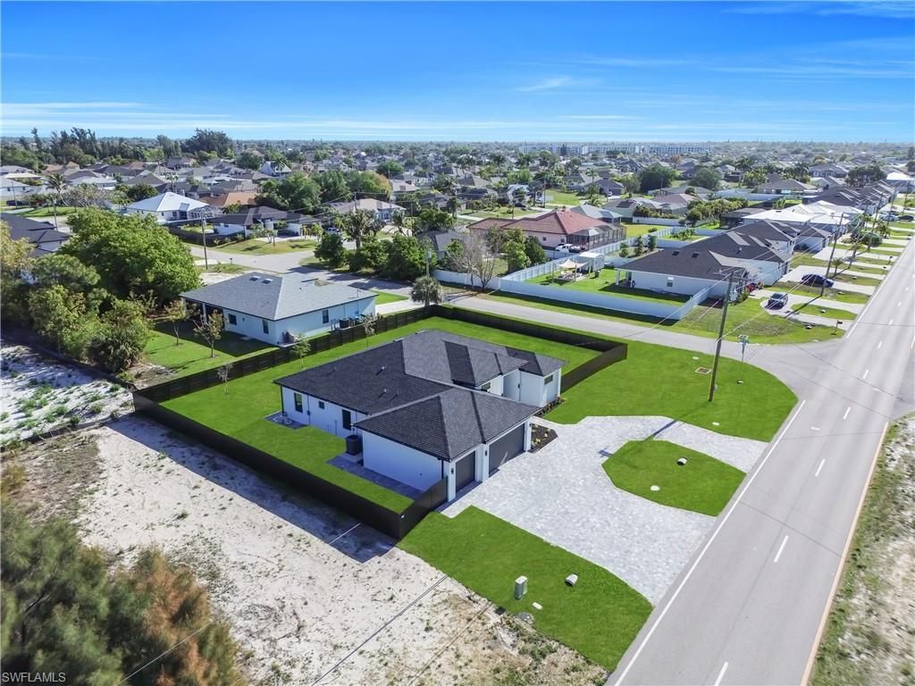 1003 Embers Pkwy W, Cape Coral, FL 33993 Photo