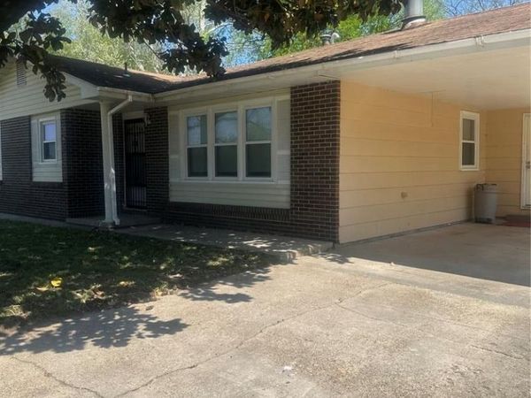 116 Marion Avenue , Sikeston, MO 63801