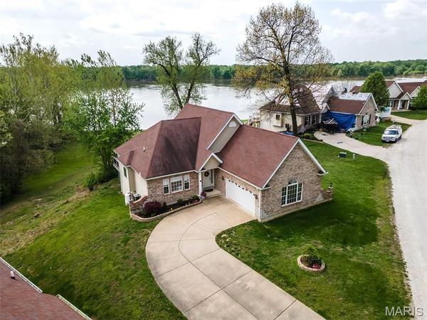 25 Brickyard Drive, Golden Eagle, IL 62036