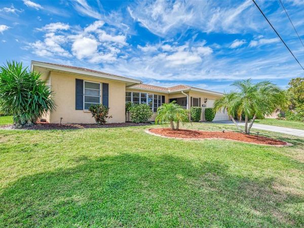 1290 LAKESIDE DRIVE , VENICE, FL 34293