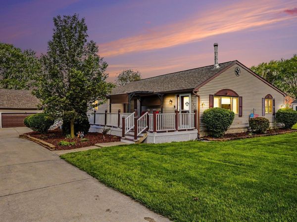 51837 Mayflower Road, South Bend, IN 46628