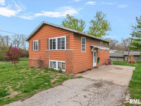 105 E MILL Street, Rochester, IL 62563