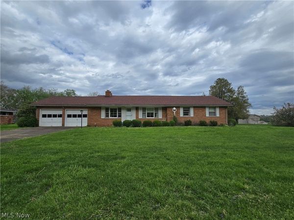 2922 Waverly Road, Williamstown, WV 26187