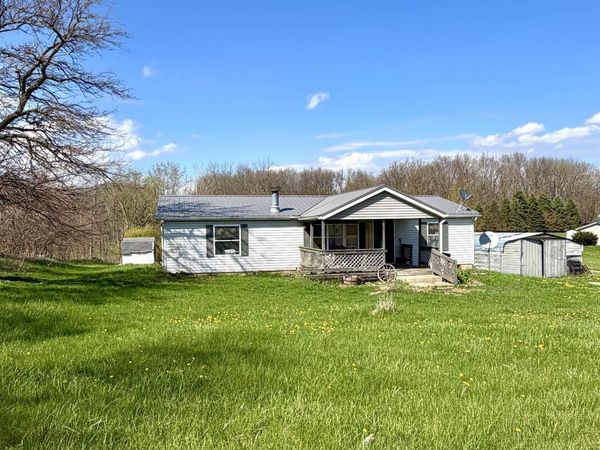 2121 E Mapes Road, Kendallville, IN 46755