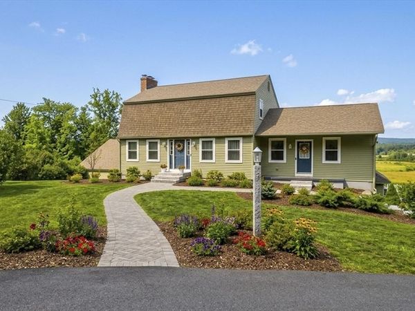 916 S East Street, Amherst, MA 01002