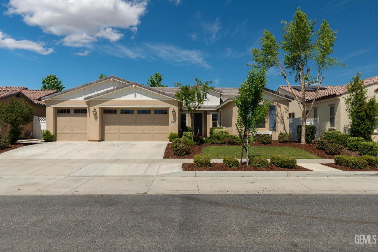 13612 Pixton Avenue, Bakersfield, CA 93311 Main Photo
