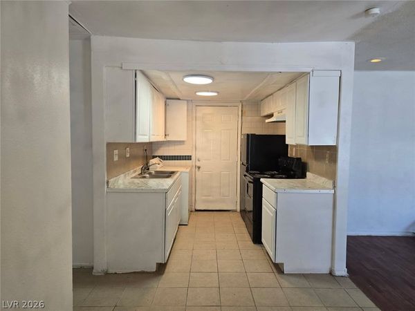 817 Duquesne Avenue , North Las Vegas, NV 89030