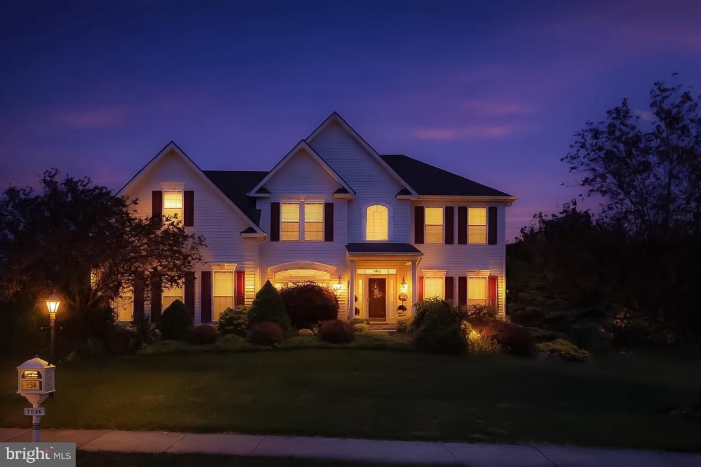 1034 RUNAWAY DRIVE, PENNSBURG, PA 18073