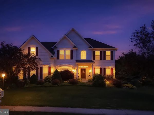 1034 RUNAWAY DRIVE, PENNSBURG, PA 18073