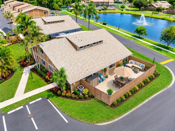 102 Maplecrest Circle, Jupiter, FL 33458