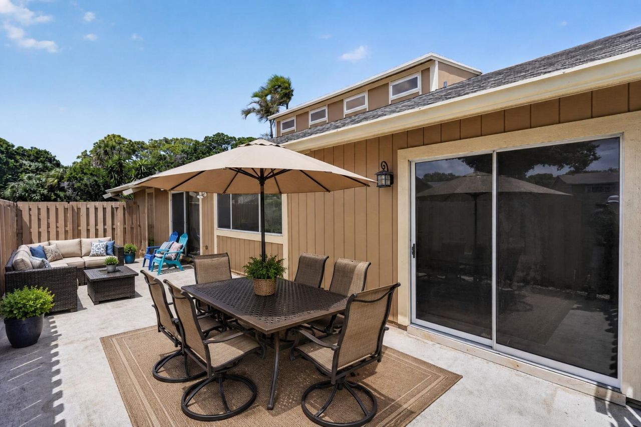 102 Maplecrest Circle, Jupiter, FL 33458 Photo