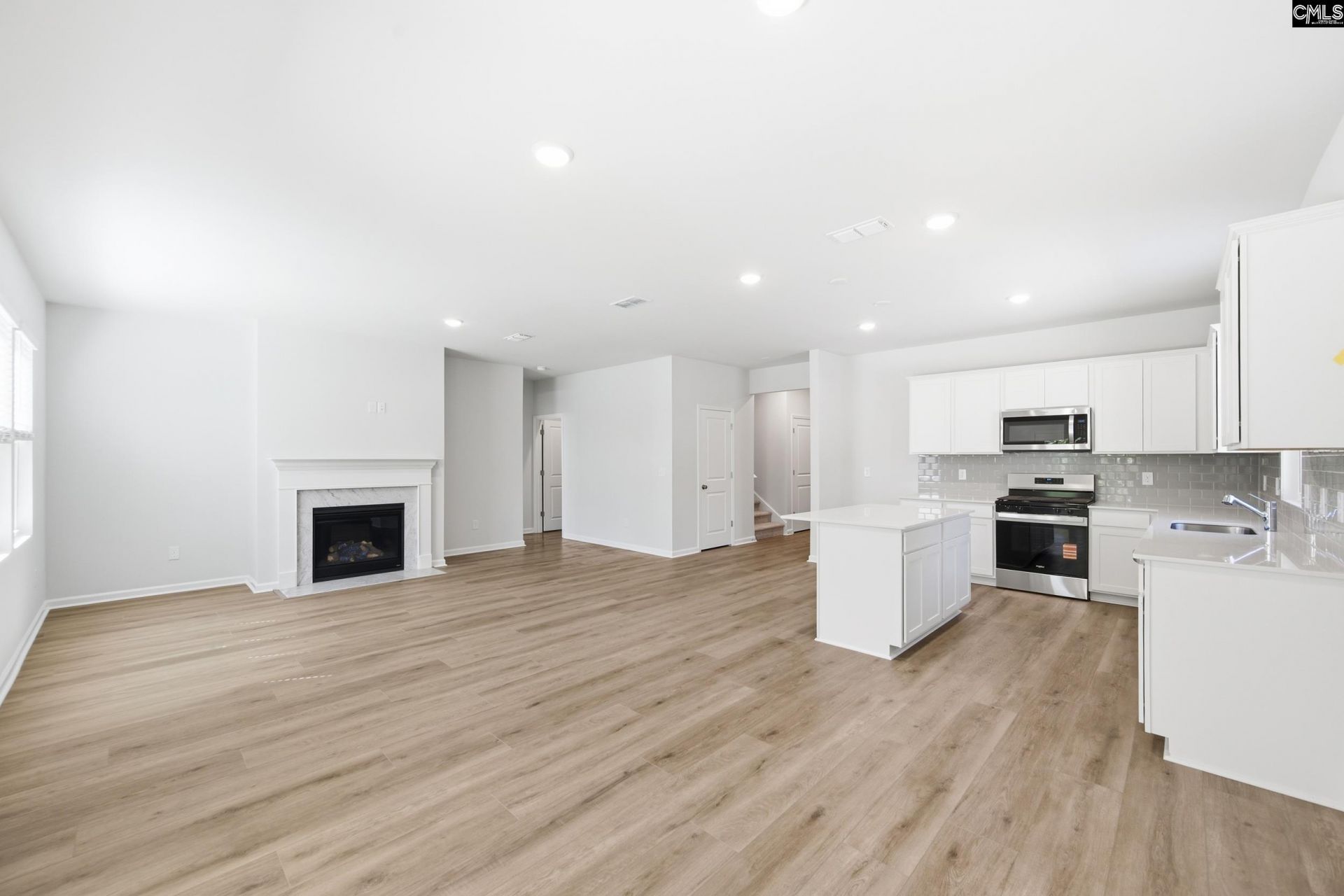 446 Edith Court Photo 12