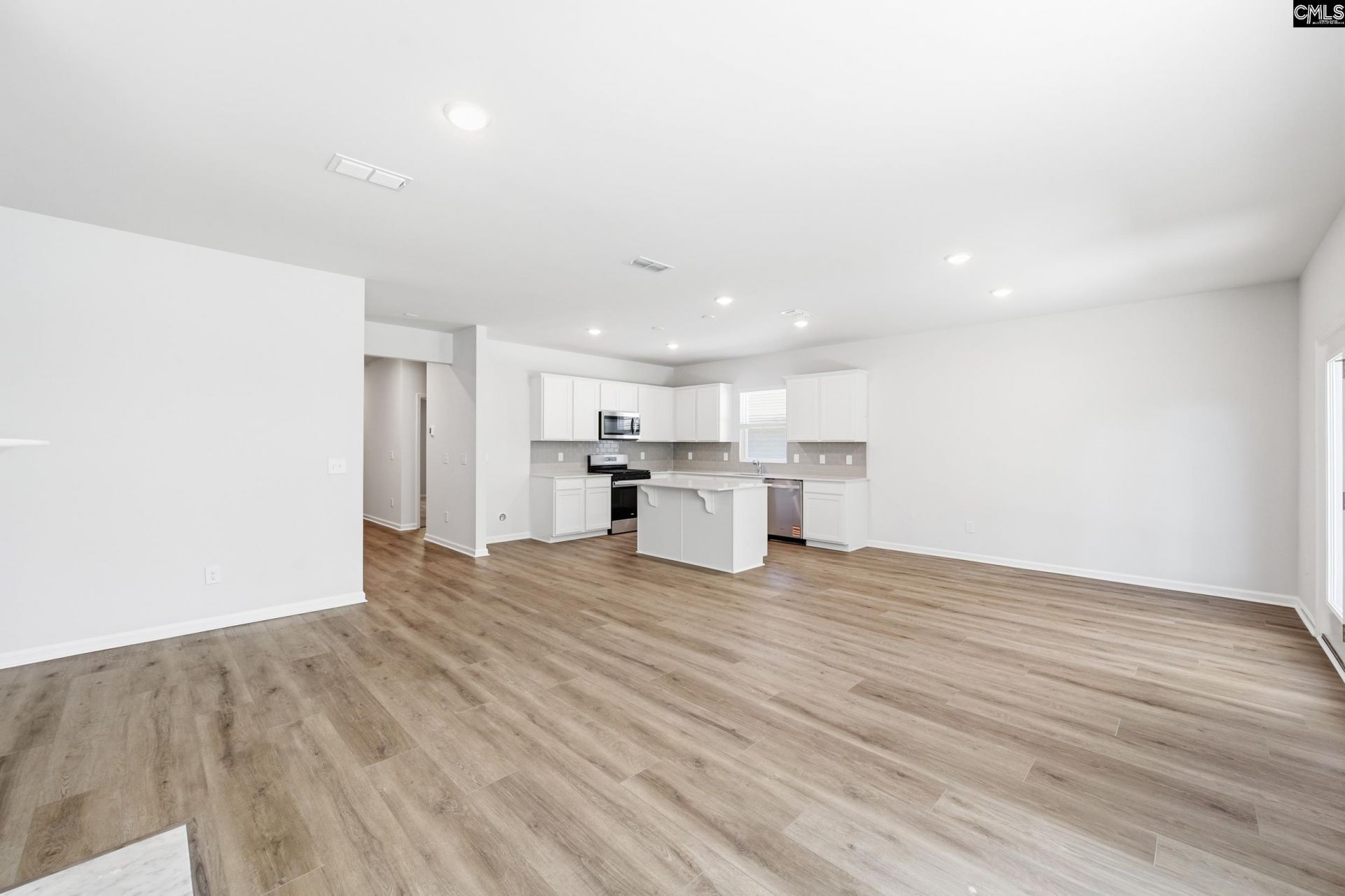 446 Edith Court Photo 14