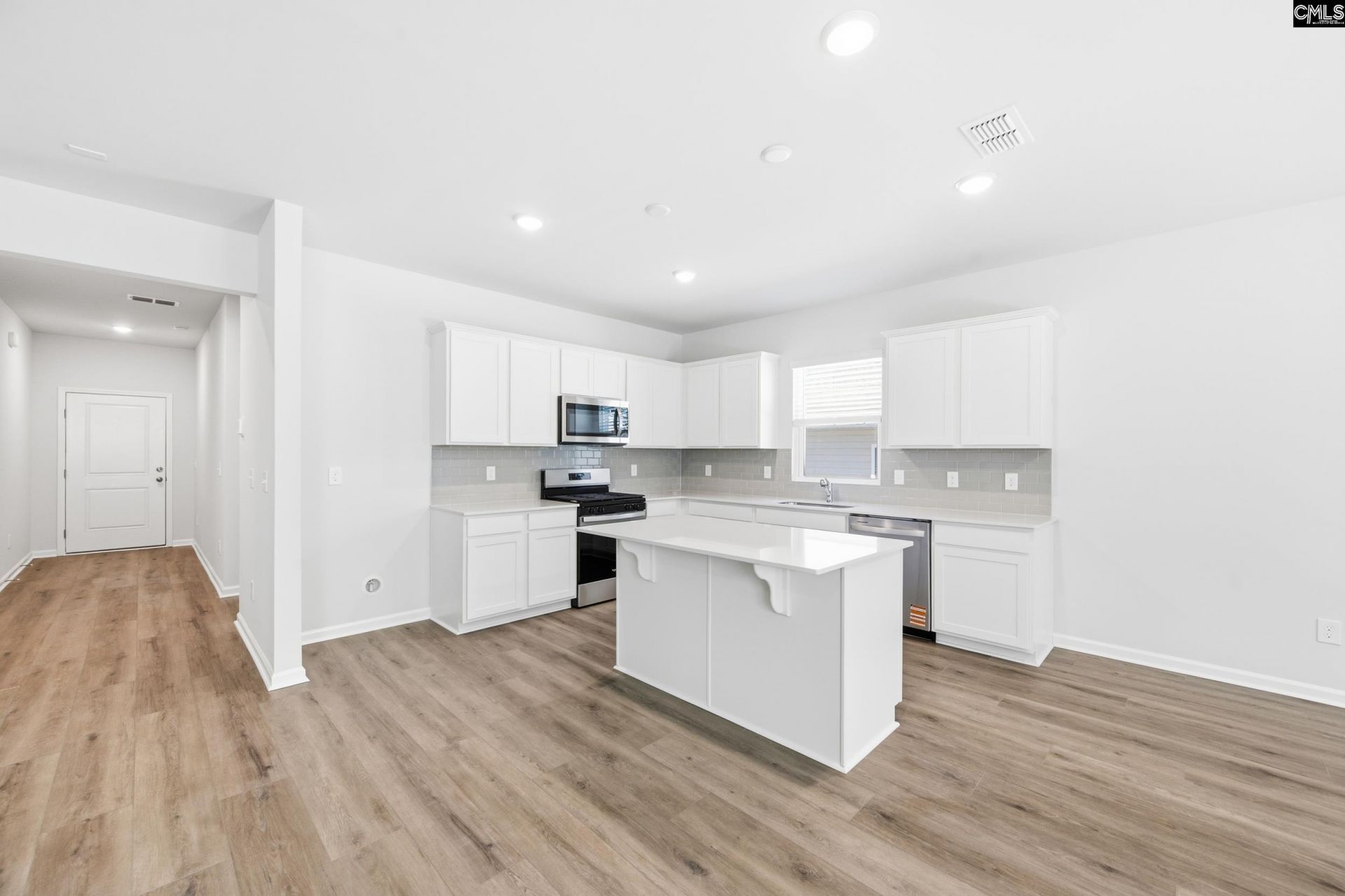 446 Edith Court Photo 7