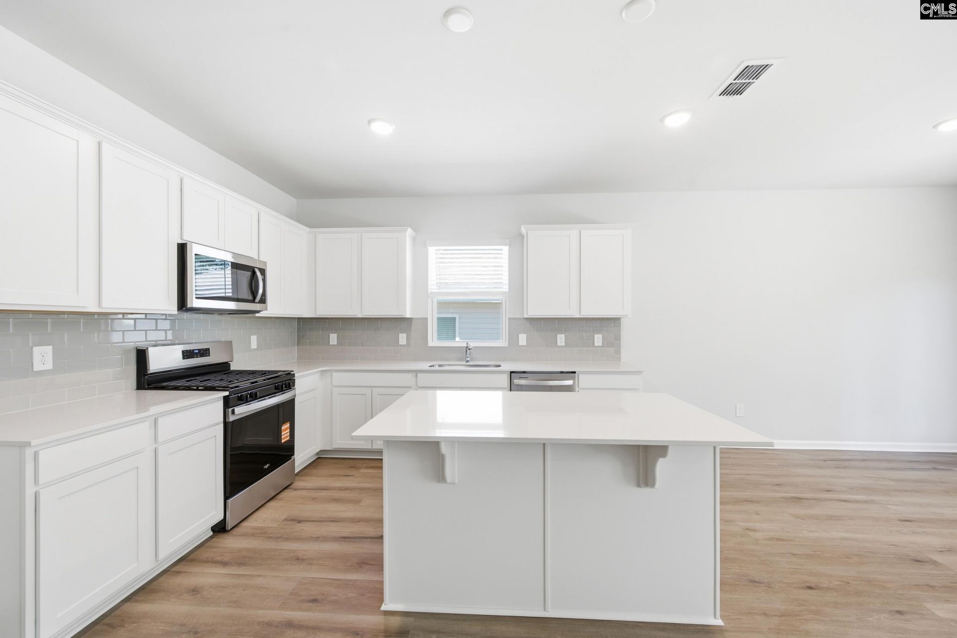 446 Edith Court Photo 8