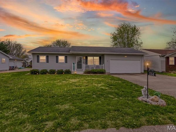 114 Rosewood Drive, Jerseyville, IL 62052
