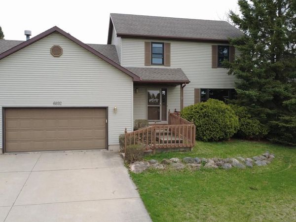 6892 Moon Light Circle, Sun Prairie, WI 53590
