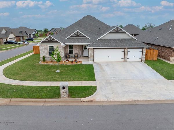 4829 Hidalgo Avenue, Mustang, OK 73064