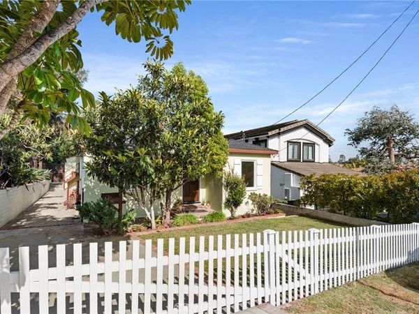 2616 N Poinsettia, Manhattan Beach, CA 90266