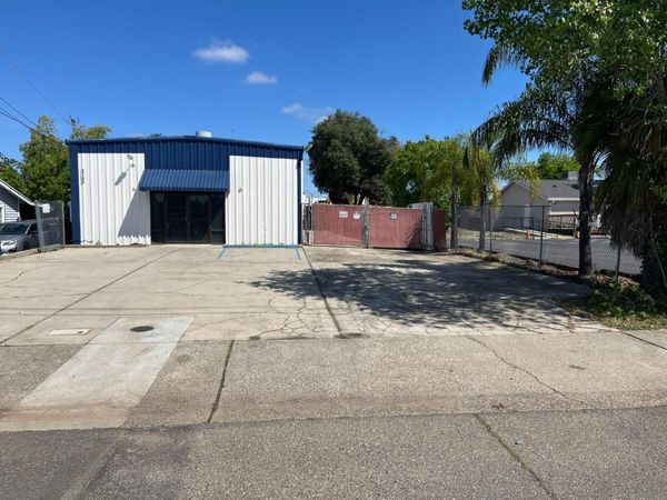 5755 Gibbon Dr, Carmichael, CA 95608