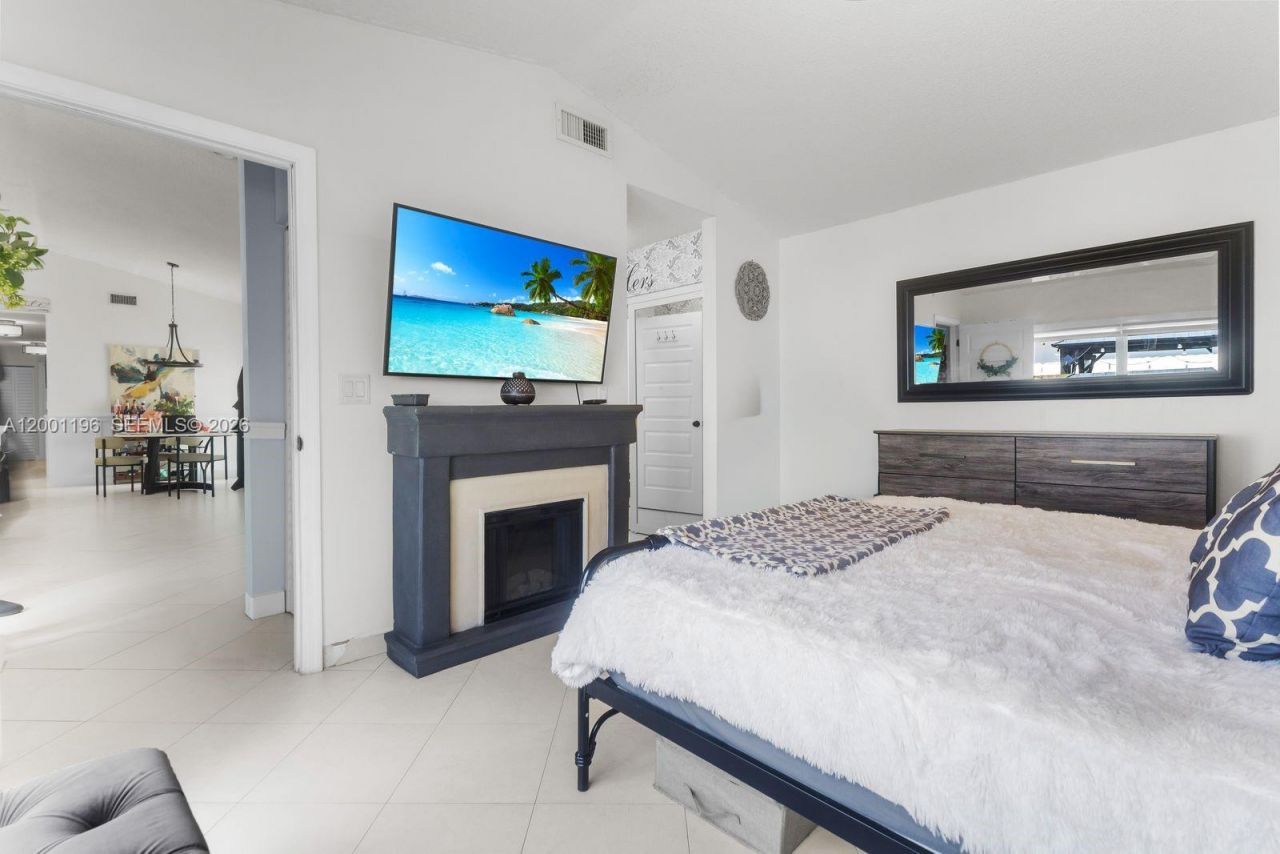 17816 SW 10th Ln, Pembroke Pines, FL 33029 Photo