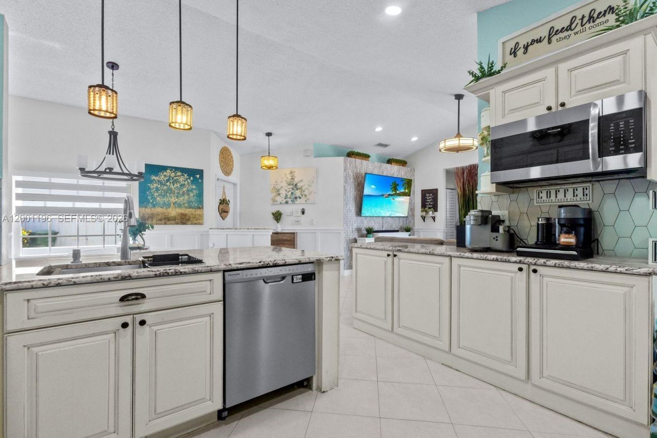 17816 SW 10th Ln, Pembroke Pines, FL 33029 Photo