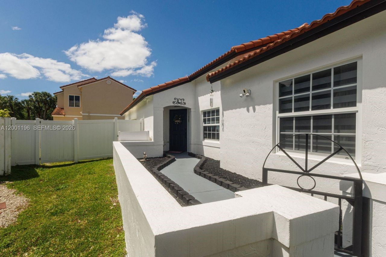 17816 SW 10th Ln, Pembroke Pines, FL 33029 Photo