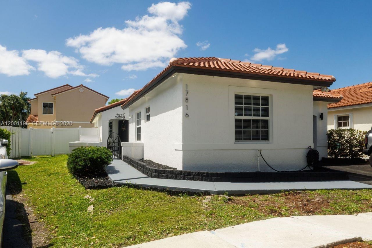 17816 SW 10th Ln, Pembroke Pines, FL 33029 Photo