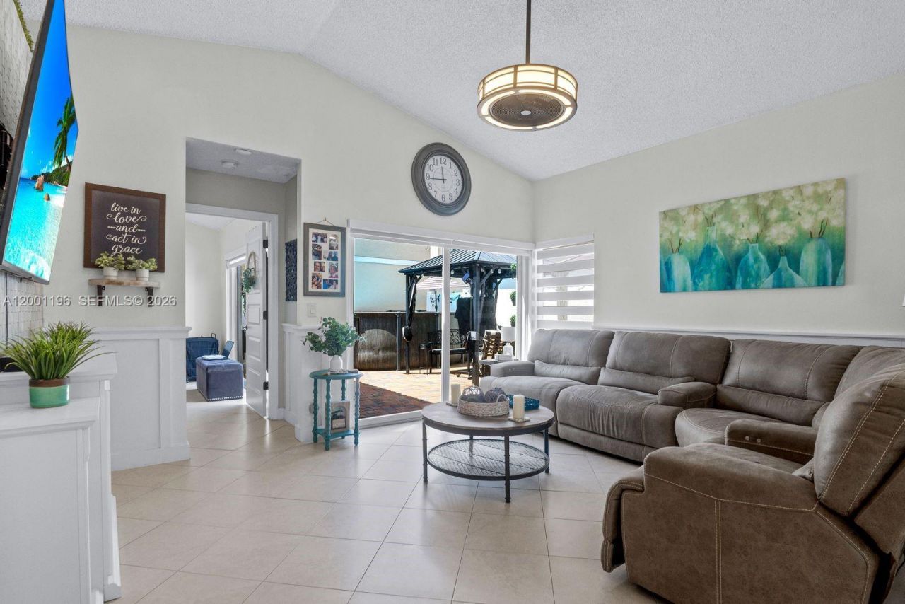 17816 SW 10th Ln, Pembroke Pines, FL 33029 Photo