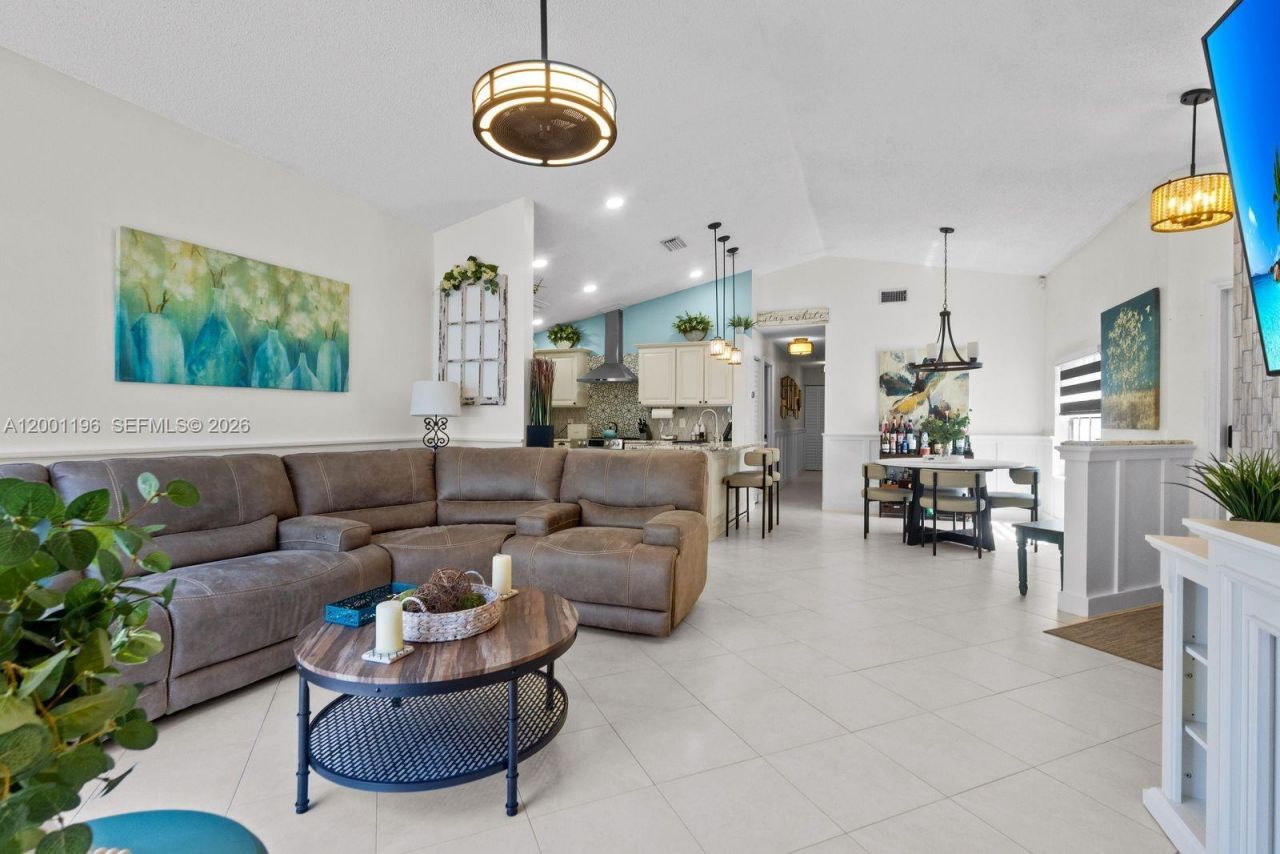 17816 SW 10th Ln, Pembroke Pines, FL 33029 Photo