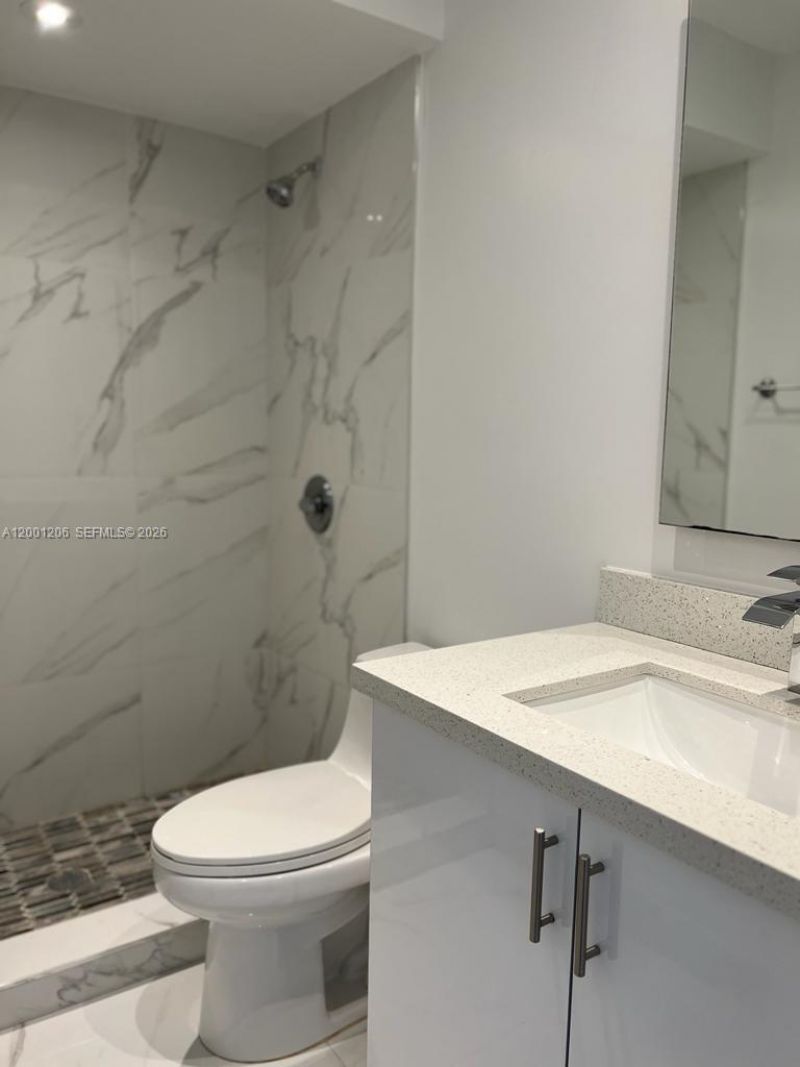 1125 NE 210th Ter, Miami, FL 33179 Photo