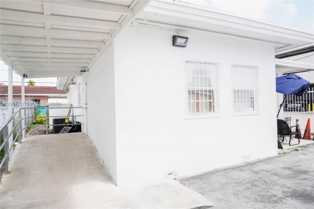 2597 SW 37th Ave, Miami, FL 33133 Photo