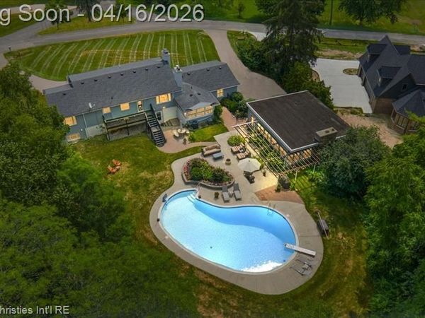 3060 Chickering Lane, Bloomfield Hills, MI 48302