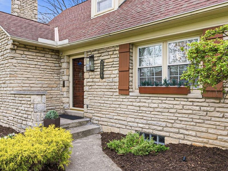 2808 E Broad Street, Bexley, OH 43209 Photo 2