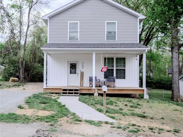 704 Simmons Avenue , Park Hills, MO 63601