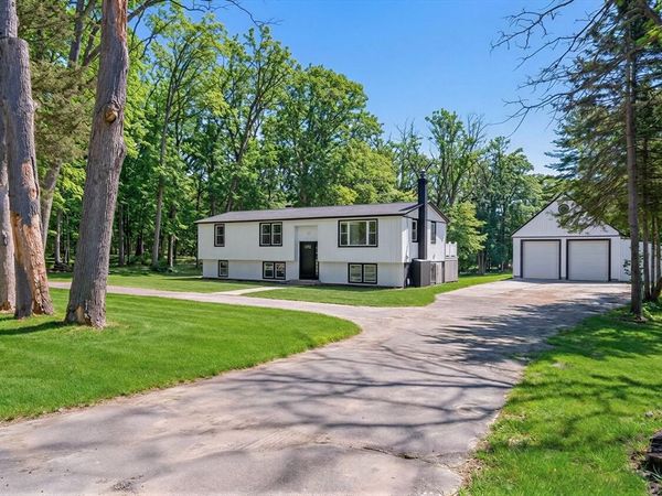 35 Hartford Ave, Bellingham, MA 02019