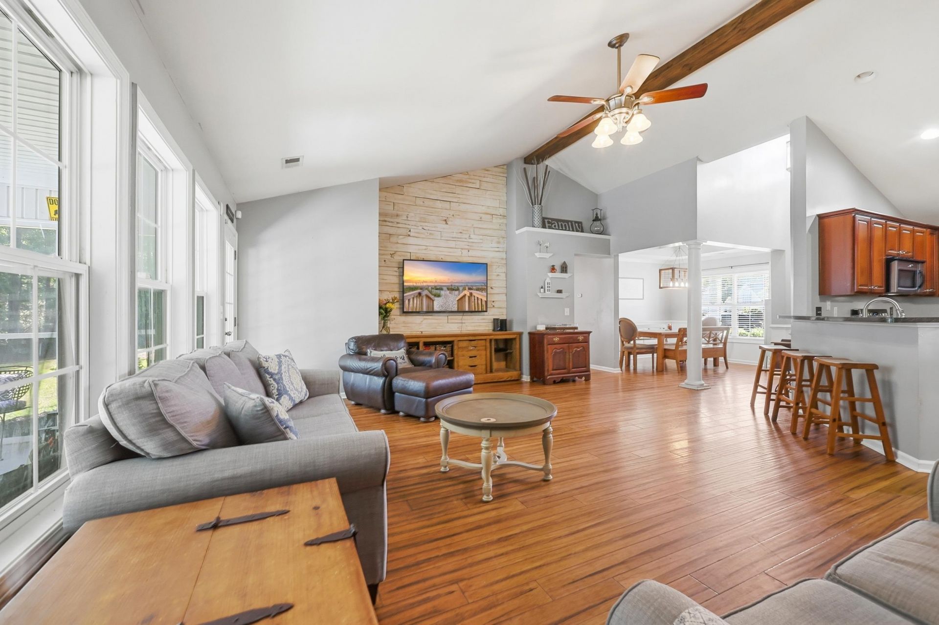 2496 Windmill Way Photo 9