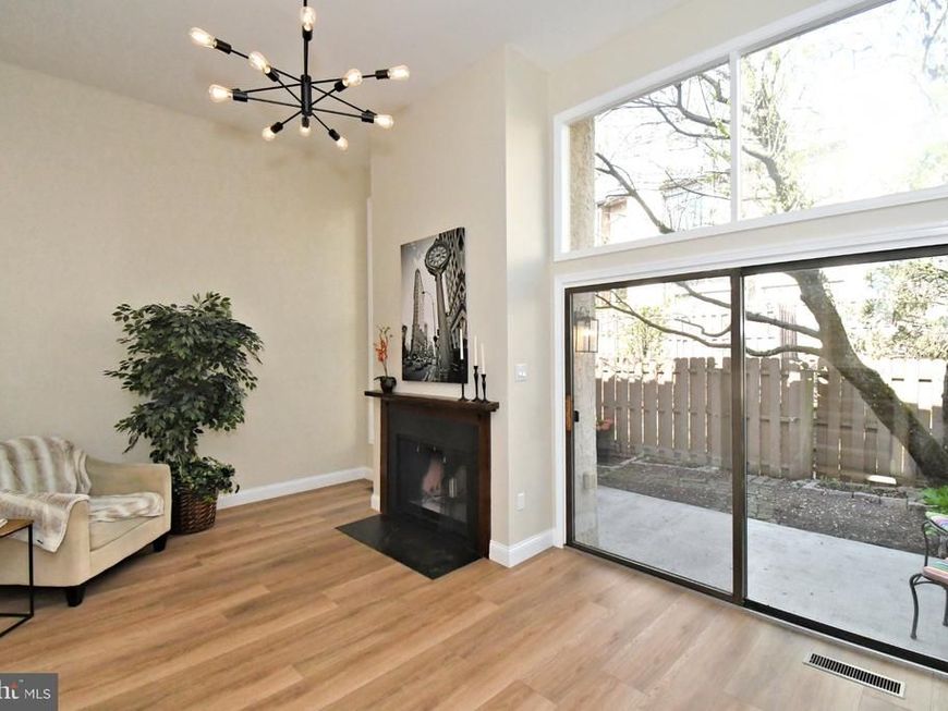 8-4 Aspen Way W, Unit 8-4, Doylestown, PA 18901 Main Photo