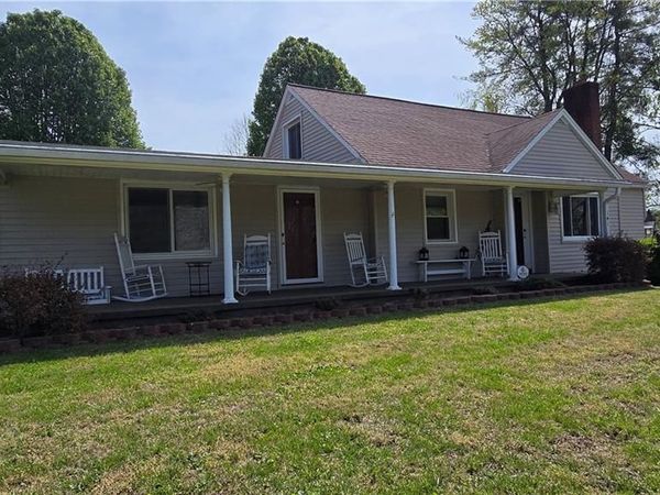 141 New Street , Mount Airy, NC 27030