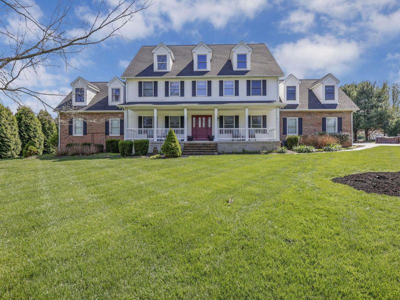 6797 Thoreau Lane NE, Baltimore, OH 43105 Photo 2