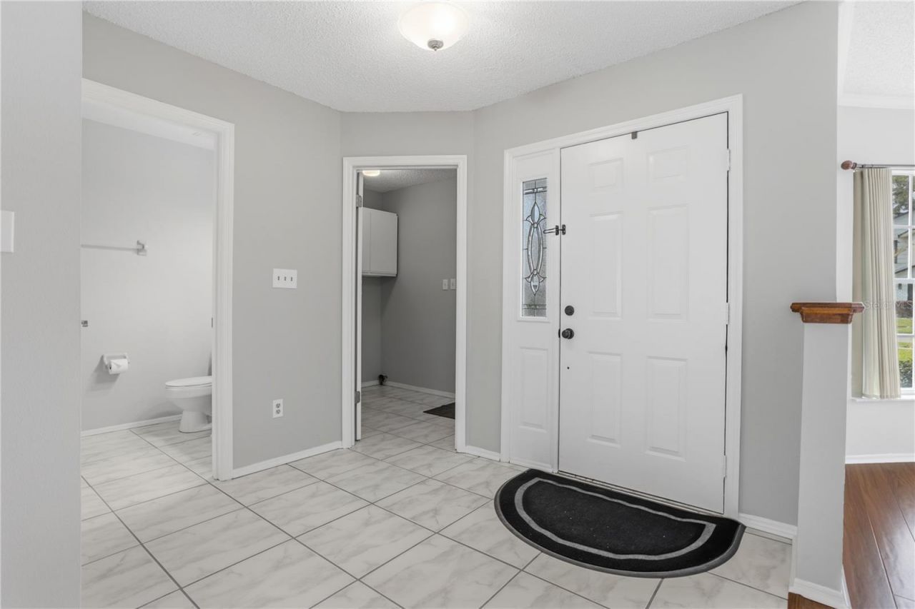 353 Lakebreeze Circle, Lake Mary, FL 32746 Photo