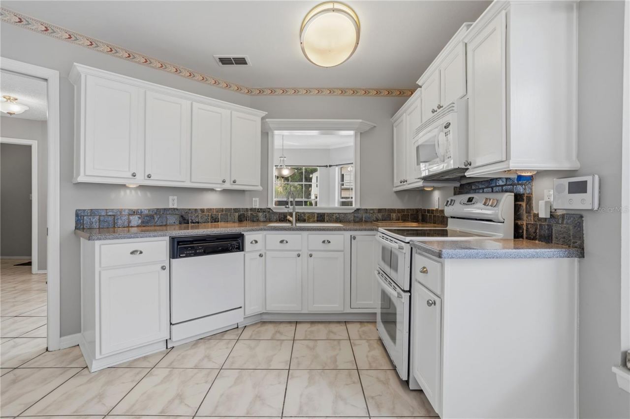 353 Lakebreeze Circle, Lake Mary, FL 32746 Photo