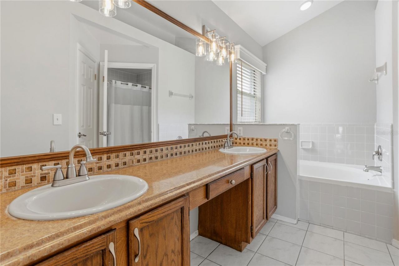 353 Lakebreeze Circle, Lake Mary, FL 32746 Photo