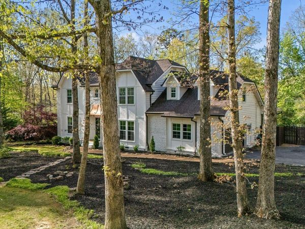 32 Cool Springs Road, Signal Mountain, TN 37377