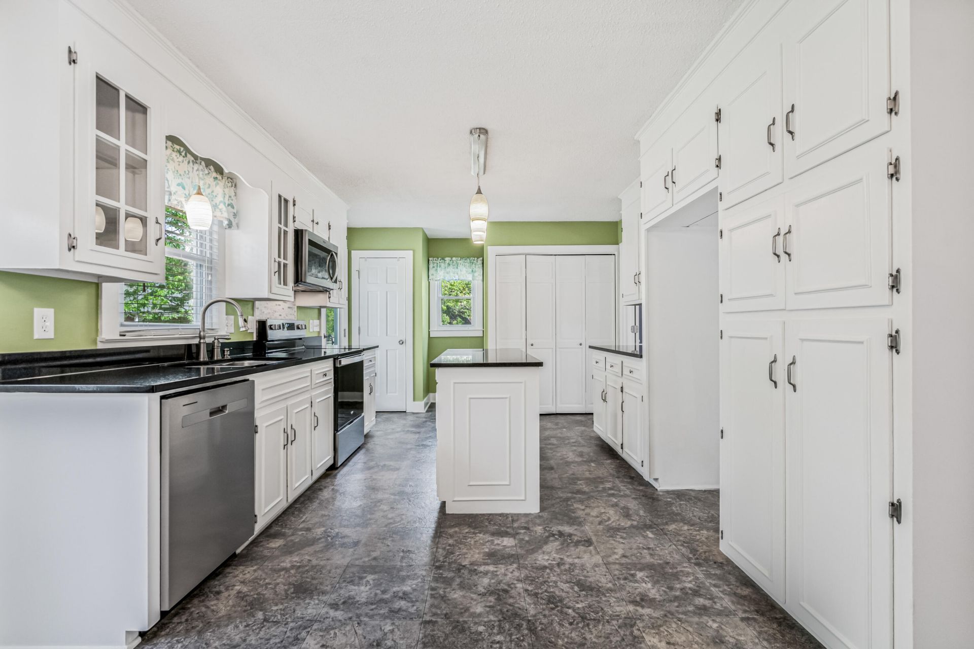 609 Black Oak Boulevard Photo 13